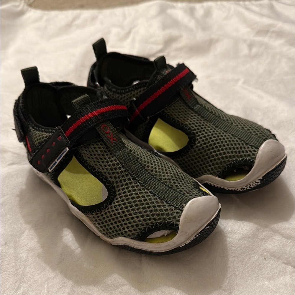 Geox Kids' Green and Black Athletic Shoes sz 10T